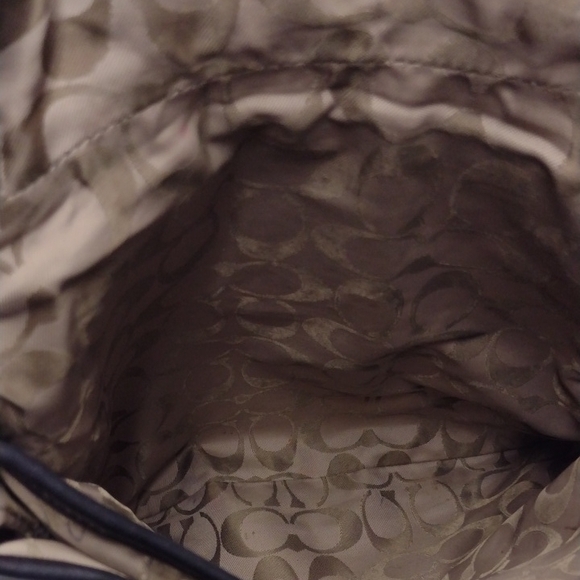 Coach Black Leather Shoulder Bag with Buckle Closure - Picture 4 of 15